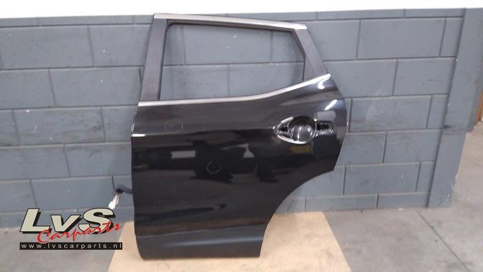 Nissan Qashqai Tür 4-türig links hinten