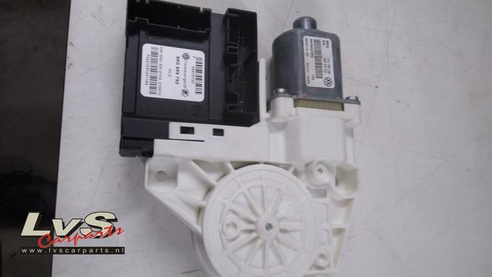 Volkswagen Tiguan Moteur de vitre portière