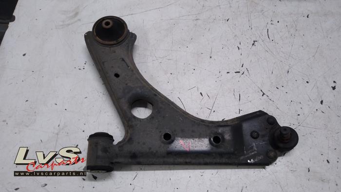 Opel Corsa Bras de suspension avant gauche