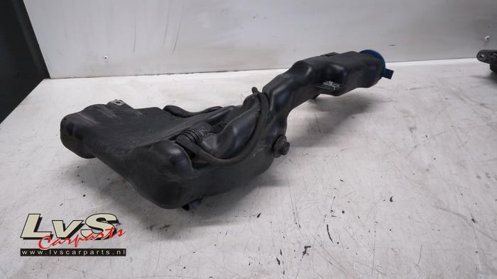 Mercedes C-Klasse Front windscreen washer reservoir