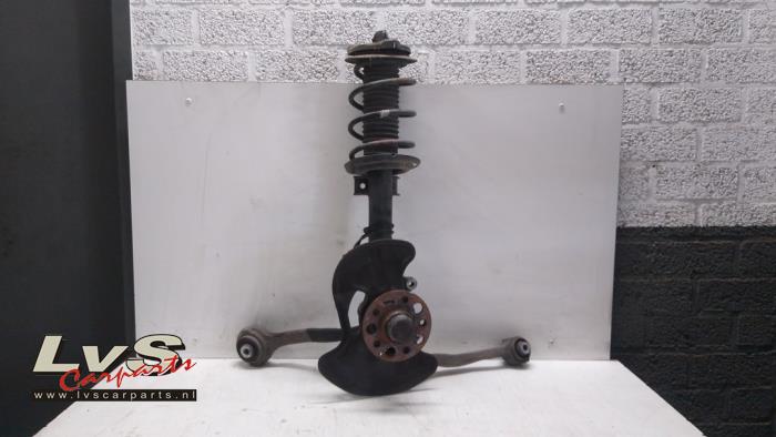 Mercedes C-Klasse Stoßdämpferstrebe links vorne