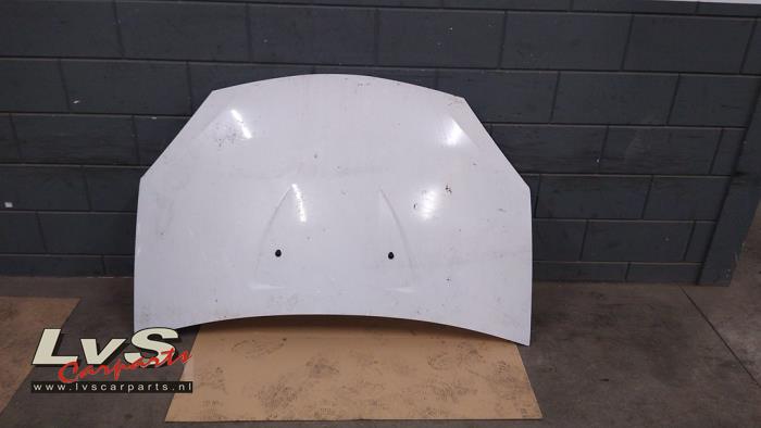 Dacia Sandero Bonnet