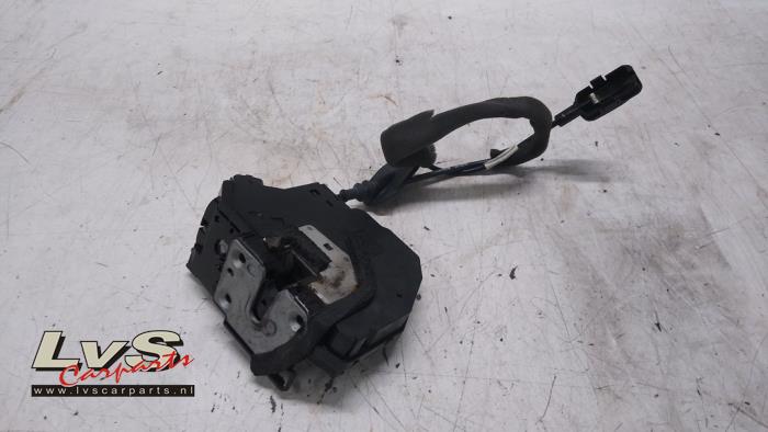 Renault Clio Front door lock mechanism 4-door, right