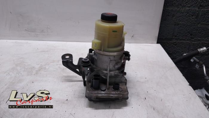 Renault Trafic Power steering pump