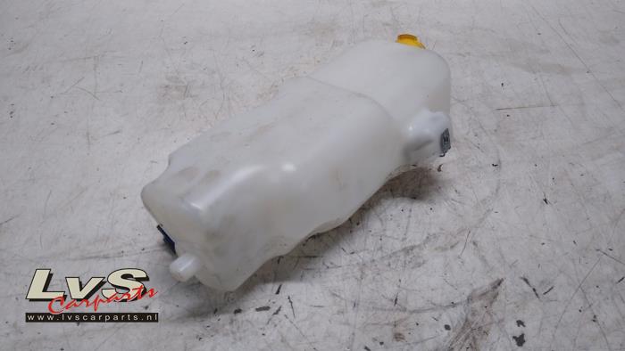 Renault Twingo Front windscreen washer reservoir