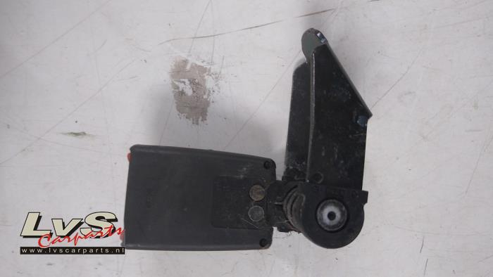 BMW X3 Insertion ceinture de sécurité arrière gauche