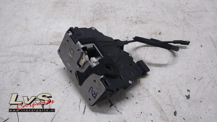 Opel Meriva Serrure portière mécanique 4portes avant droite