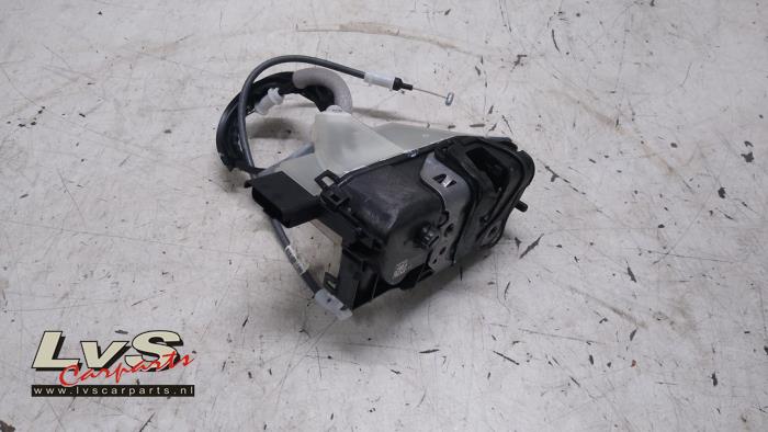 DS Automobiles DS7 Crossback Front door lock mechanism 4-door, right