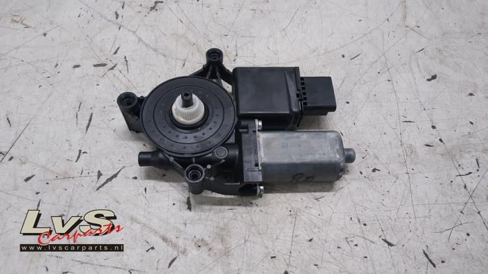 DS Automobiles DS7 Crossback Raammotor Portier