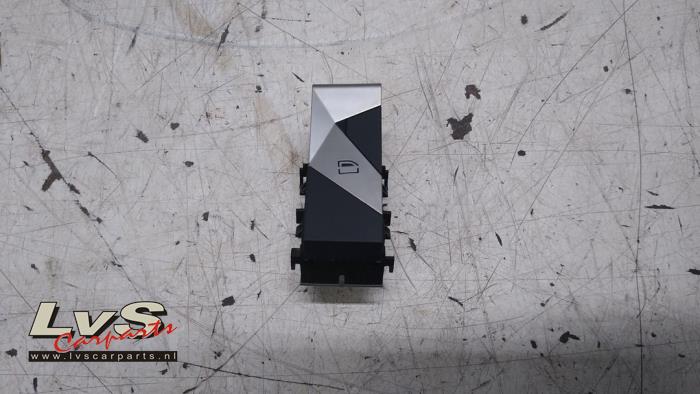 DS Automobiles DS7 Crossback Electric window switch