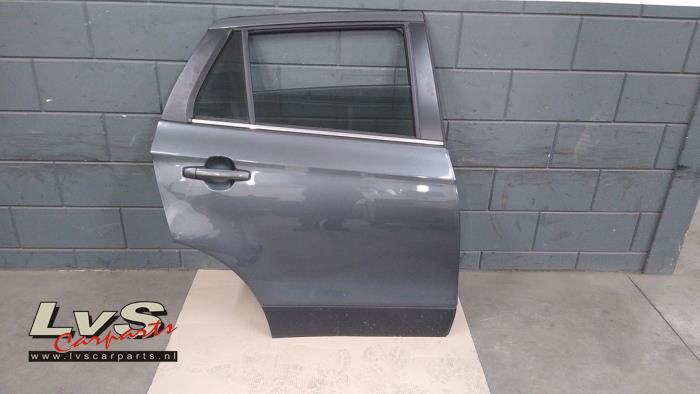 Suzuki SX-4 Tür 4-türig rechts hinten