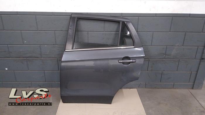 Suzuki SX-4 Tür 4-türig links hinten