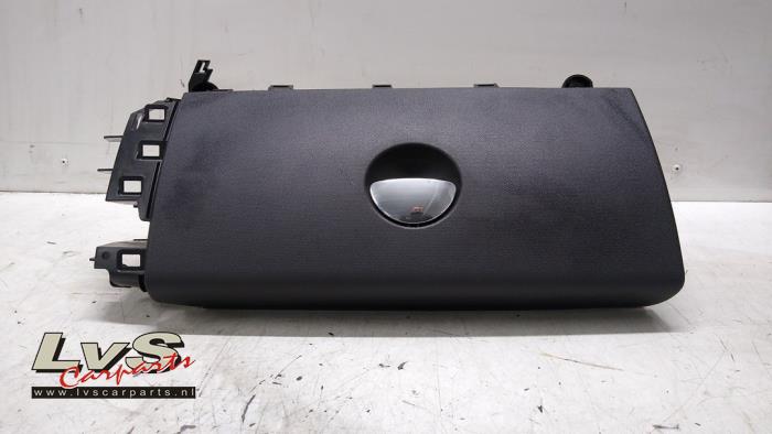 Mini Countryman Glovebox