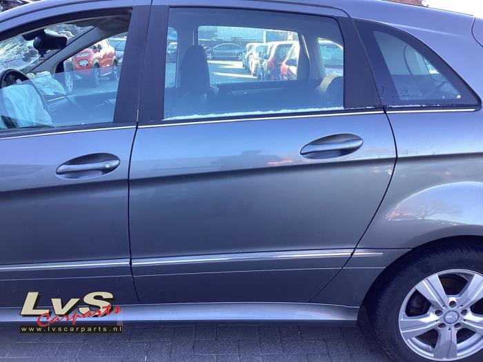 Mercedes B-Klasse Rear door 4-door, left