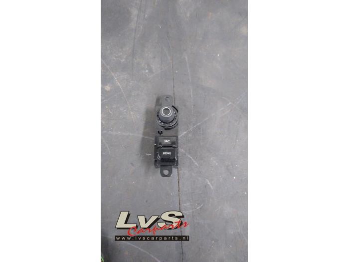 Peugeot 208 Radiobedienings paneel