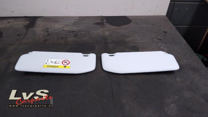 Peugeot 208 Ensemble pare-soleil