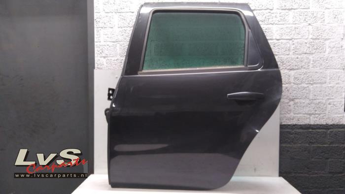 Dacia Duster Portier 4Deurs links-achter