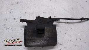 Gebruikte Remklauw (Tang) links-voor Volkswagen Golf VIII (CD1) 2.0 TDI BlueMotion 16V Prijs € 45,00 Margeregeling aangeboden door LvS Carparts