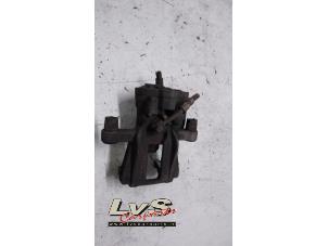 Gebruikte Remklauw (Tang) links-achter Volkswagen Golf VIII (CD1) 2.0 TDI BlueMotion 16V Prijs € 85,00 Margeregeling aangeboden door LvS Carparts