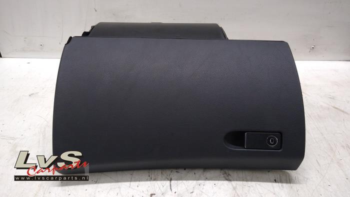 Mercedes C-Klasse Dashboardkastje