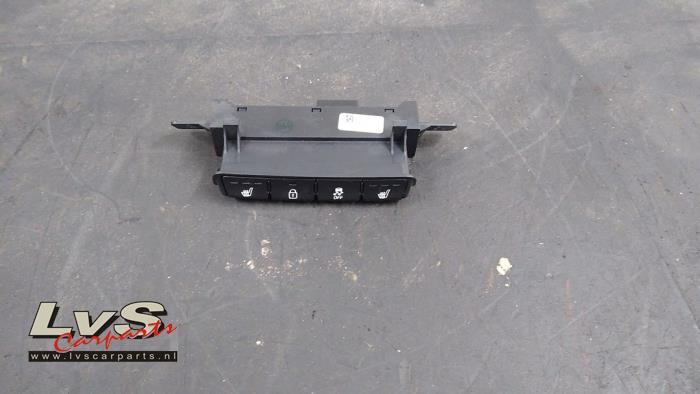 Kia Ceed Commutateur chauffage siège