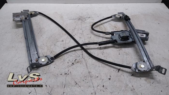 Opel Tigra Mécanique vitre 2portes avant droite