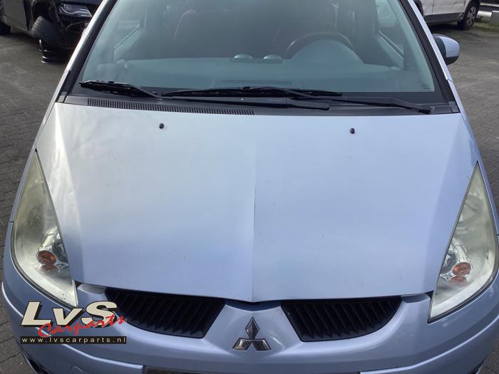 Mitsubishi Colt Bonnet