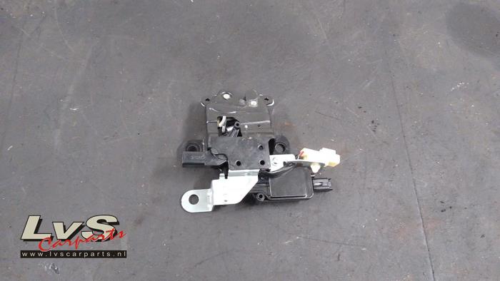 Mazda MX-5 Tailgate lock mechanism
