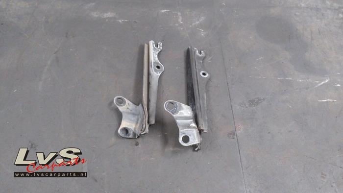 Mazda MX-5 Bonnet Hinge