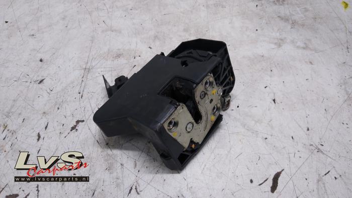 Dacia Sandero Door lock mechanism 4-door, front left