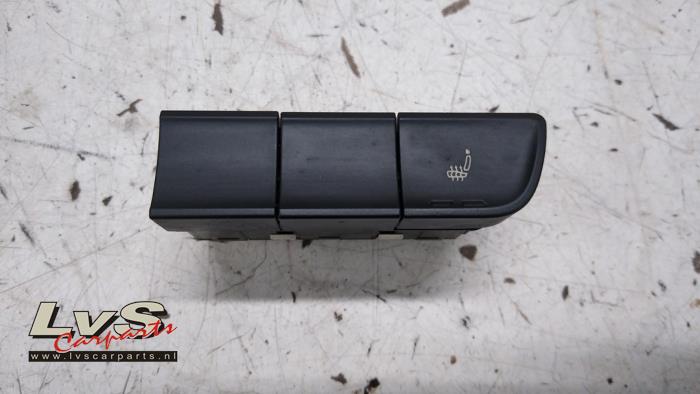 Audi A1 Commutateur chauffage siège