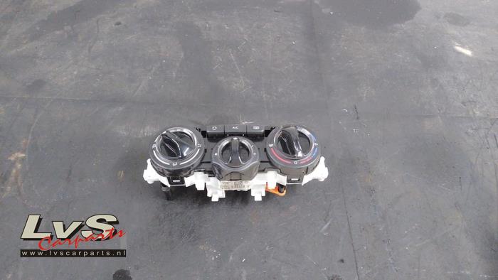 Peugeot 208 Heater control panel