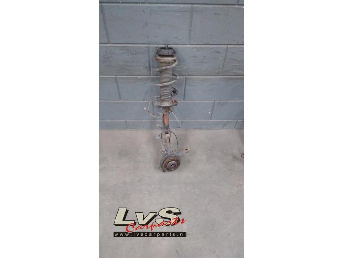 Suzuki Swift Stoßdämpferstrebe links vorne