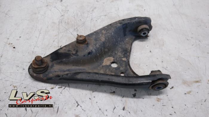 Dacia Sandero Bras de suspension avant droit