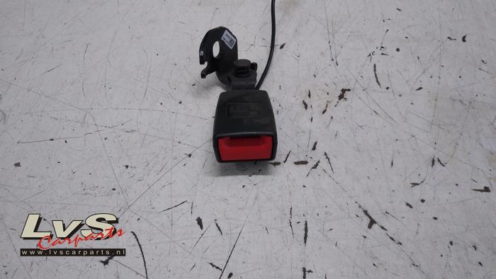 Opel Corsa Insertion ceinture de sécurité arrière droite