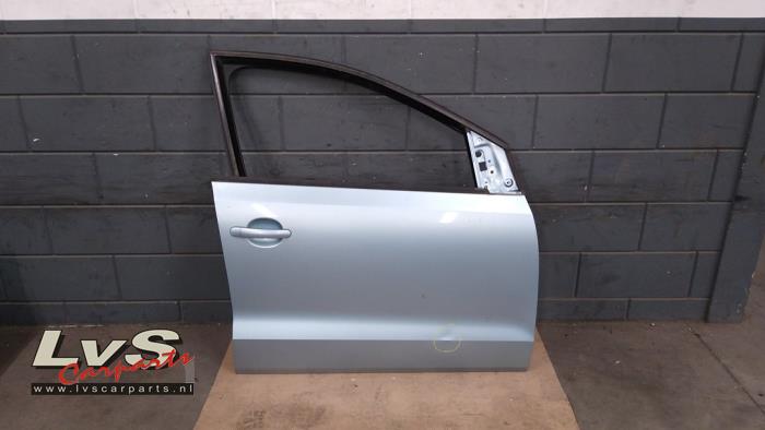 Volkswagen Polo Front door 4-door, right
