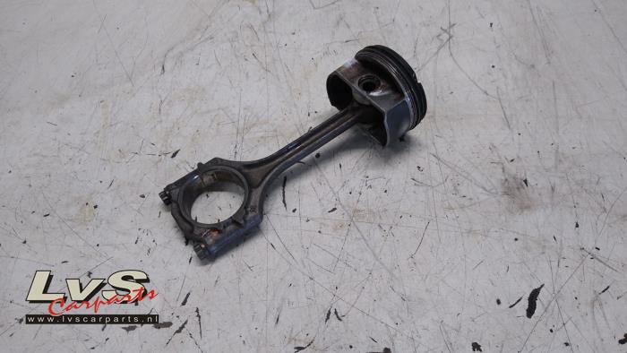 Volkswagen UP Piston