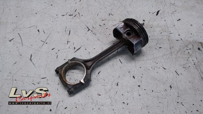 Volkswagen UP Piston
