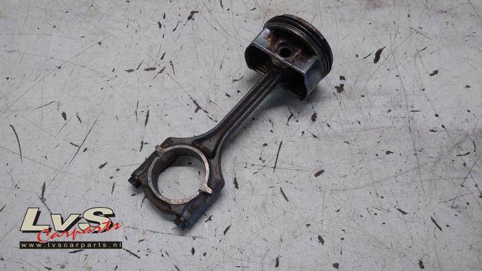 Volkswagen UP Piston