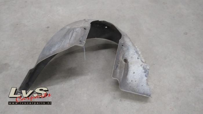 Mazda 3. Passage de roue