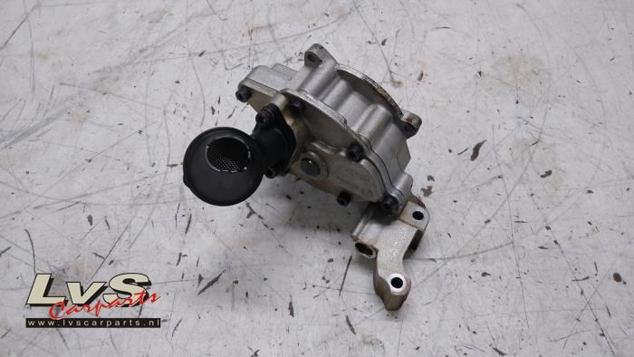 Volkswagen Golf Oil pump