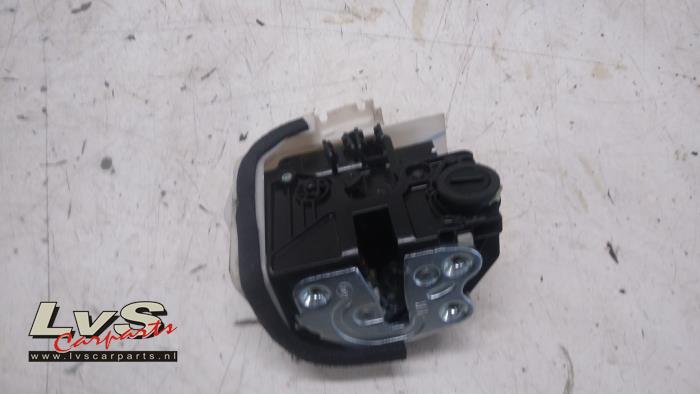 Kia Picanto Deurslot Mechaniek 4Deurs links-achter