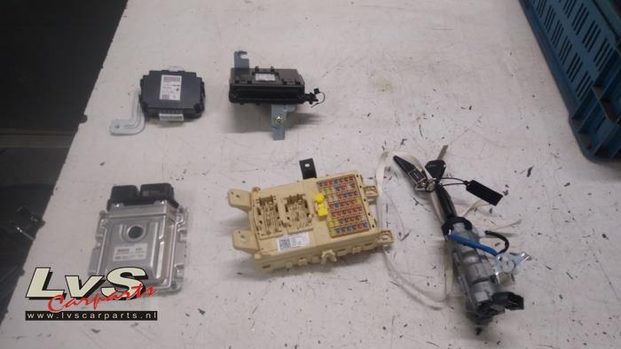 Kia Picanto Kontaktslot + computer