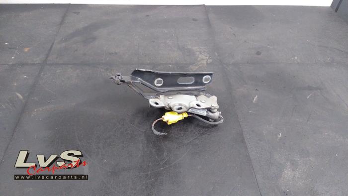 Audi A3 Bonnet Hinge
