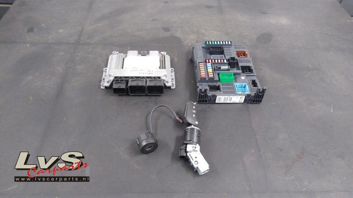 Peugeot 208 Ordinateur gestion moteur