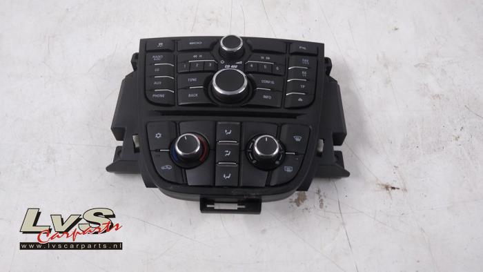 Opel Astra Radio control panel