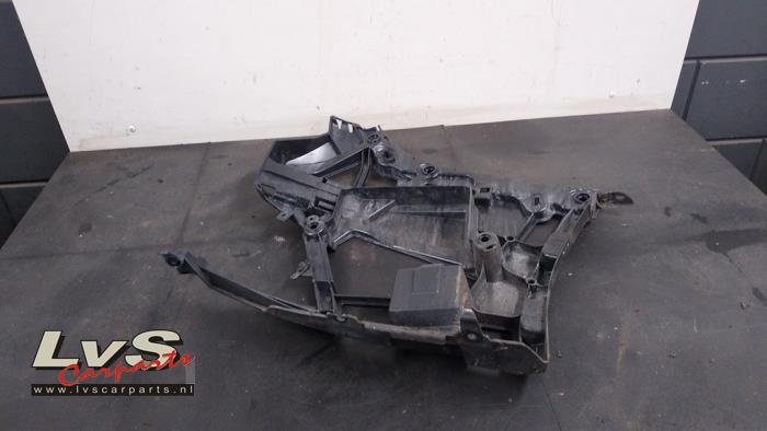 BMW 3-Serie Rear bumper bracket, left