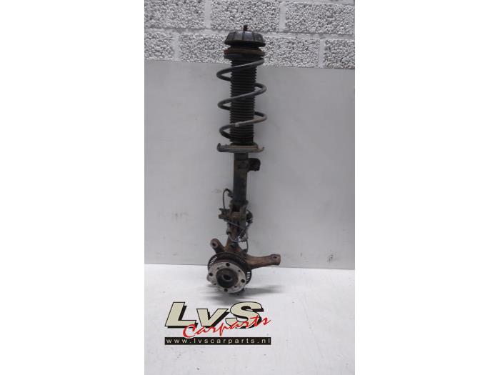 Suzuki Swift Stoßdämpferstrebe links vorne