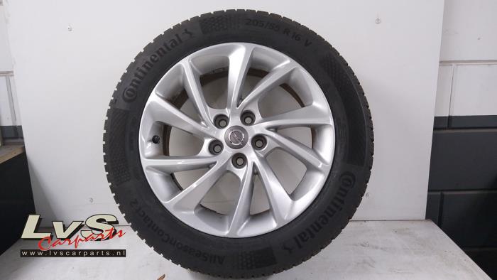 Opel Astra Wheel + tyre