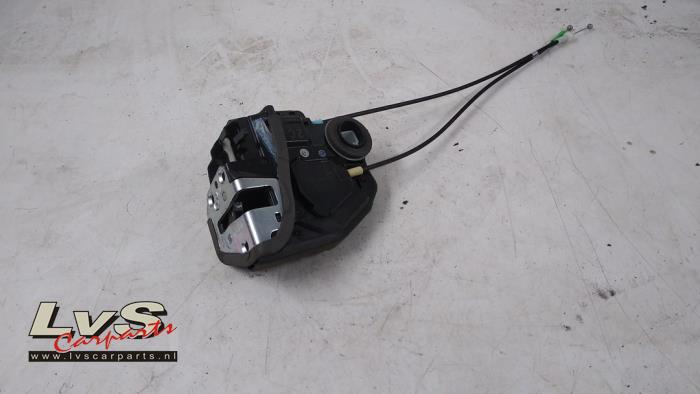 Toyota Urban Cruiser Türschlossmechanik 4-türig rechts hinten